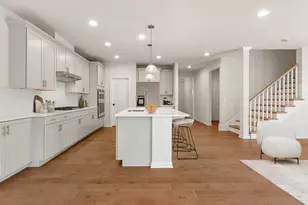 13 Lloyd Cir, Norton, MA 02766 - Photo 7