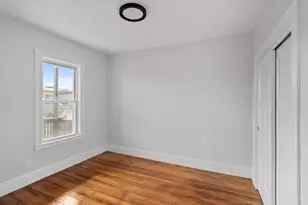 33 Harbor View St, Boston, MA 02125 - Photo 9
