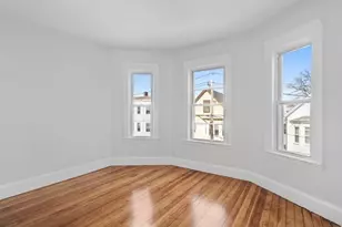 33 Harbor View St, Boston, MA 02125 - Photo 5