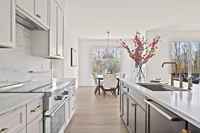 8 Common Court, Lexington, MA 02421 - Photo 3