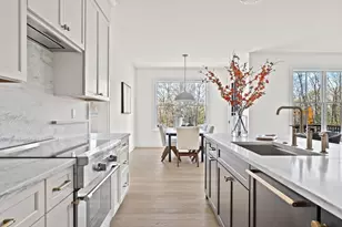 8 Common Court, Lexington, MA 02421 - Photo 3