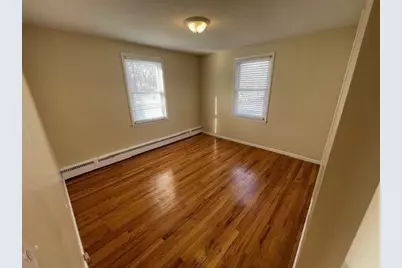 105 Brewster St, Springfield, MA 01119 - Photo 11