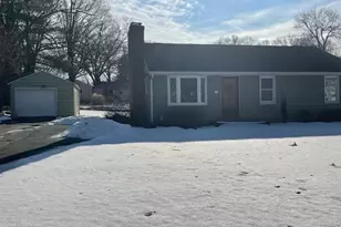 105 Brewster St, Springfield, MA 01119 - Photo 1