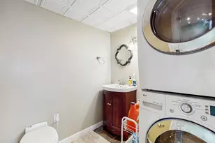 14 Chestnut St, Stoneham, MA 02180 - Photo 23