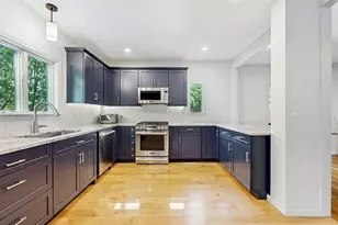 14 Chestnut St, Stoneham, MA 02180 - Photo 5