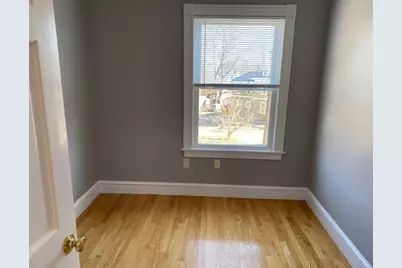 22 Howard Street #2 Right, Melrose, MA 02176 - Photo 11