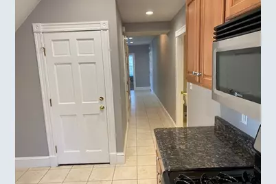 22 Howard Street #2 Right, Melrose, MA 02176 - Photo 5