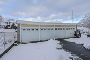 352 Barnes St, Fall River, MA 02723 - Photo 3