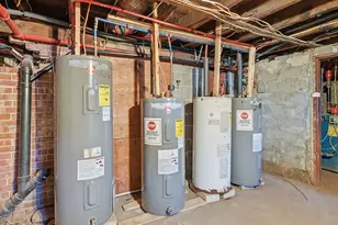 127 Dickinson St, Springfield, MA 01108 - Photo 33