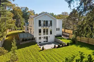 873 Chestnut St, Newton, MA 02468 - Photo 31