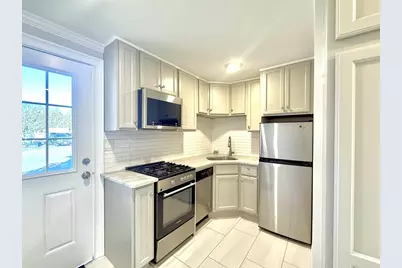 284 Montvale Ave #1R, Woburn, MA 01801 - Photo 3