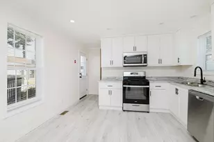 1346 Newport Ave, Attleboro, MA 02703 - Photo 5