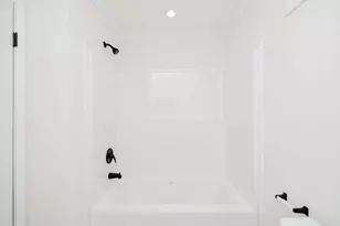 1346 Newport Ave, Attleboro, MA 02703 - Photo 11