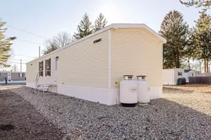 1346 Newport Ave, Attleboro, MA 02703 - Photo 29