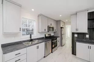 1346 Newport Ave, Attleboro, MA 02703 - Photo 7