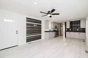 1346 Newport Ave, Attleboro, MA 02703 - Photo 5