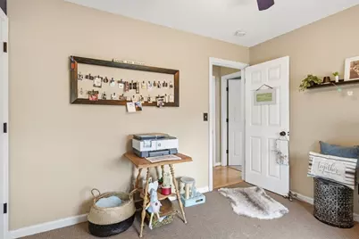 19 Greenwood St, Agawam, MA 01001 - Photo 23