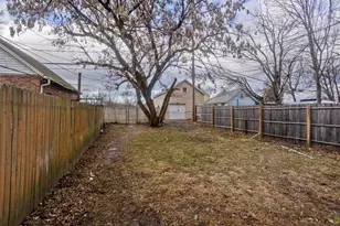 63 Pine St, Holyoke, MA 01040 - Photo 27