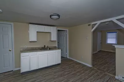 63 Pine St, Holyoke, MA 01040 - Photo 5