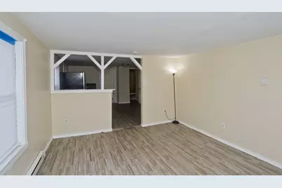 63 Pine St, Holyoke, MA 01040 - Photo 3