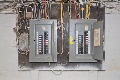 63 Pine St, Holyoke, MA 01040 - Photo 21