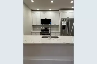 21 Carson St. #3, Boston, MA 02125 - Photo 3