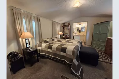 72 Holiday Cir, Chicopee, MA 01020 - Photo 11