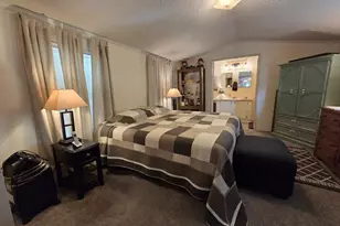 72 Holiday Cir, Chicopee, MA 01020 - Photo 11