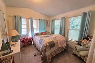 72 Holiday Cir, Chicopee, MA 01020 - Photo 5