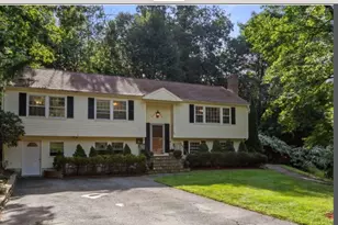 96 Washburn Ave, Wellesley, MA 02481 - Photo 1