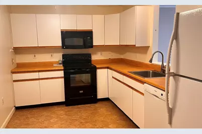 13 Dallas Dr #305, Dracut, MA 01826 - Photo 5