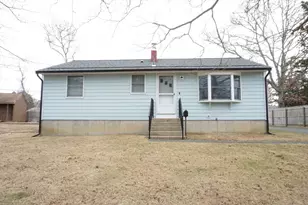 21 Heritage Cir, Falmouth, MA 02536 - Photo 1