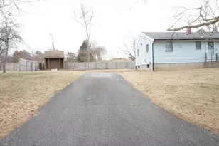 21 Heritage Cir, Falmouth, MA 02536 - Photo 3