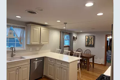 22 Farwell Ave, Boston, MA 02136 - Photo 5