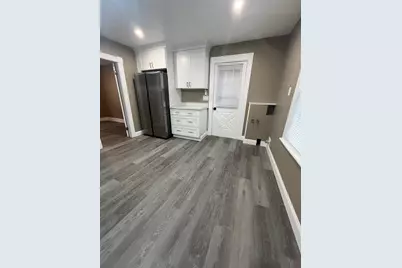 8 Camp St #2, Worcester, MA 01603 - Photo 5