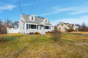 104 Chateaugay St, Chicopee, MA 01020 - Photo 5