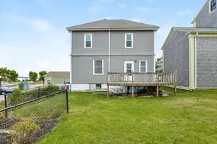 17 Campbell St, New Bedford, MA 02740 - Photo 3