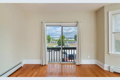 17 Campbell St, New Bedford, MA 02740 - Photo 9