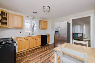 1243 New Boston Rd, Fall River, MA 02720 - Photo 9