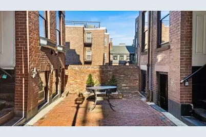 6 Goodwin Pl #4, Boston, MA 02114 - Photo 21