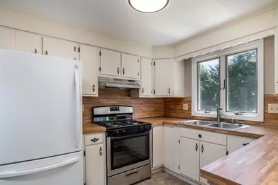 184 Cambridge Cir, Longmeadow, MA 01106 - Photo 7