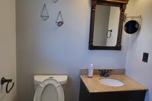 129 Manchester St, Lowell, MA 01852 - Photo 21