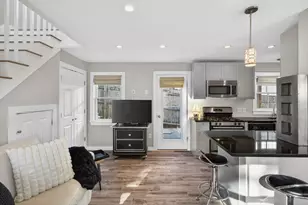 16 Conwell St, Provincetown, MA 02657 - Photo 5