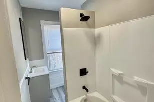 653 Brock Ave, New Bedford, MA 02744 - Photo 7