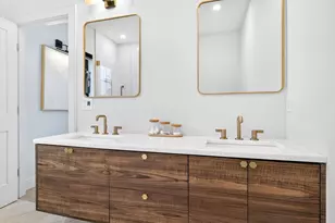 4 Payne St, Boston, MA 02122 - Photo 31