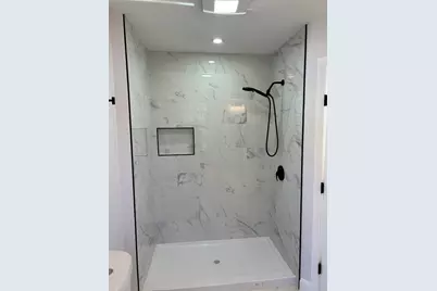 300 Kenoza St, Haverhill, MA 01830 - Photo 21