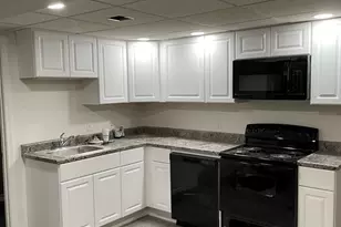 26 W Webster Rd, Manchester, NH 03104 - Photo 3