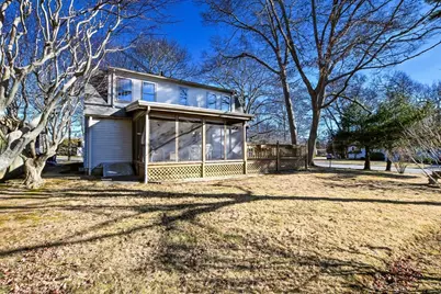 1239 Roseanne St, New Bedford, MA 02740 - Photo 27
