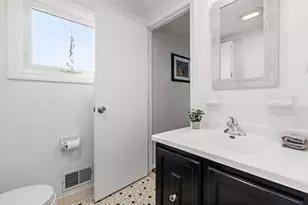 26 Massachusetts Ave, Somerset, MA 02726 - Photo 15