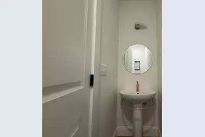 30 Market St #7, Lowell, MA 01852 - Photo 5